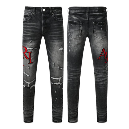 Vaqueros ajustados negros lavados para hombre con bordado de letras rojas, estilo urbano desgastado – 8922 