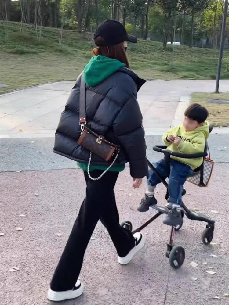 Les vêtements pour femmes en doudoune sont simples, épais et amples en hiver